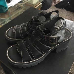 90s chunky heel sandal